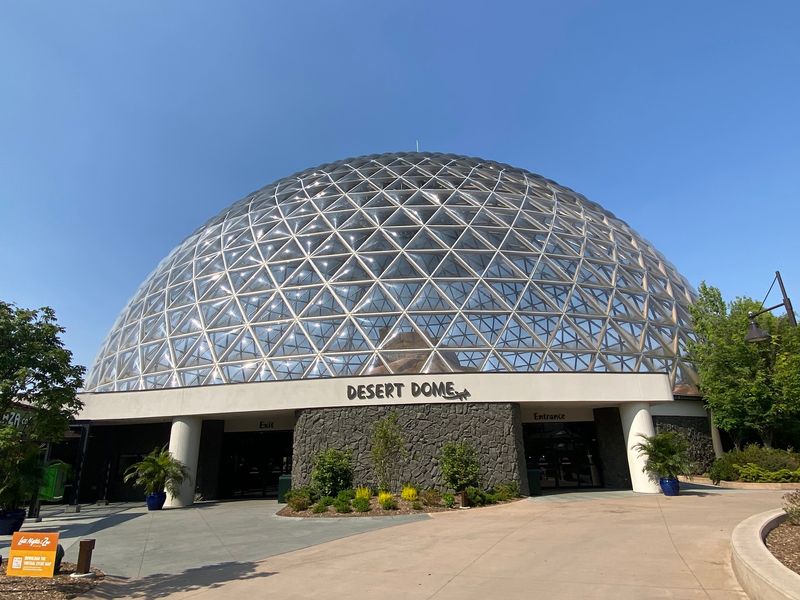 Nebraska Is Home To A Zoo Where A Glass Tunnel Lets Sharks Swim Right Over Your Head - Decor Hint A Nebraska Point of Pride