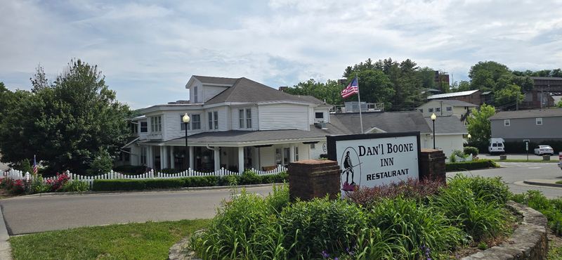 This Beloved Mountain Town Was Named The Poorest City In North Carolina - Decor Hint So Why Does This Mountain Destination Still Feel So Expensive?
