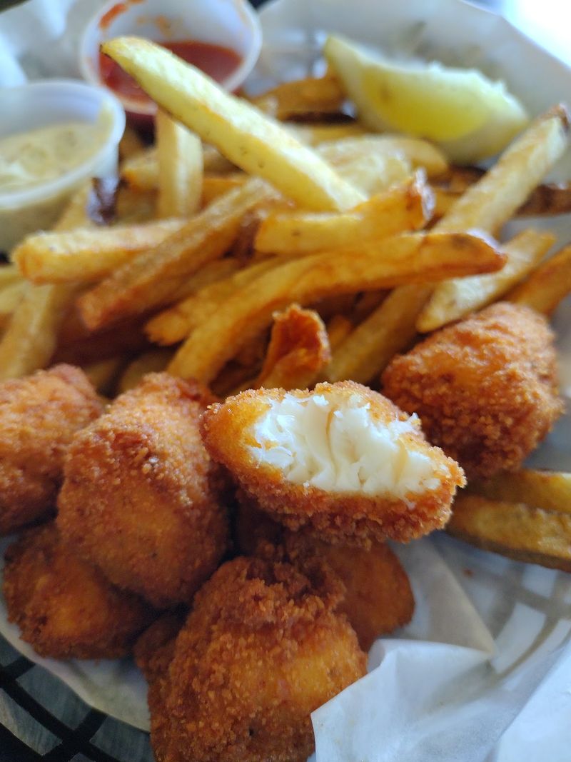 This No-Fuss Idaho Fish Market Also Fries Up Fish And Chips You Order Right At The Counter - Decor Hint Golden Plates Of Fish And Chips