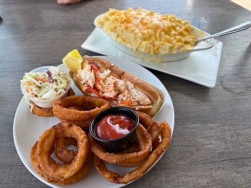 Casual Seafood Comes With Serious Portions
