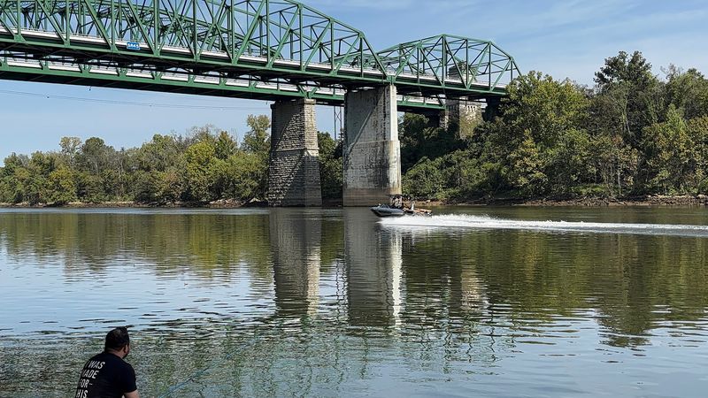 Few People Know About The Lost Treasure Hidden In This Kentucky River - Decor Hint Silt, Depth, And 160 Years Of Stubborn Mud