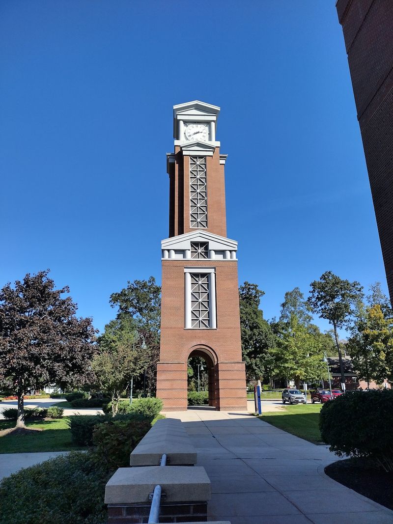 A Little-Known Connecticut College Combines Affordable Tuition With A Beautiful Campus - Decor Hint Historic Buildings Mix With Modern Campus Spaces