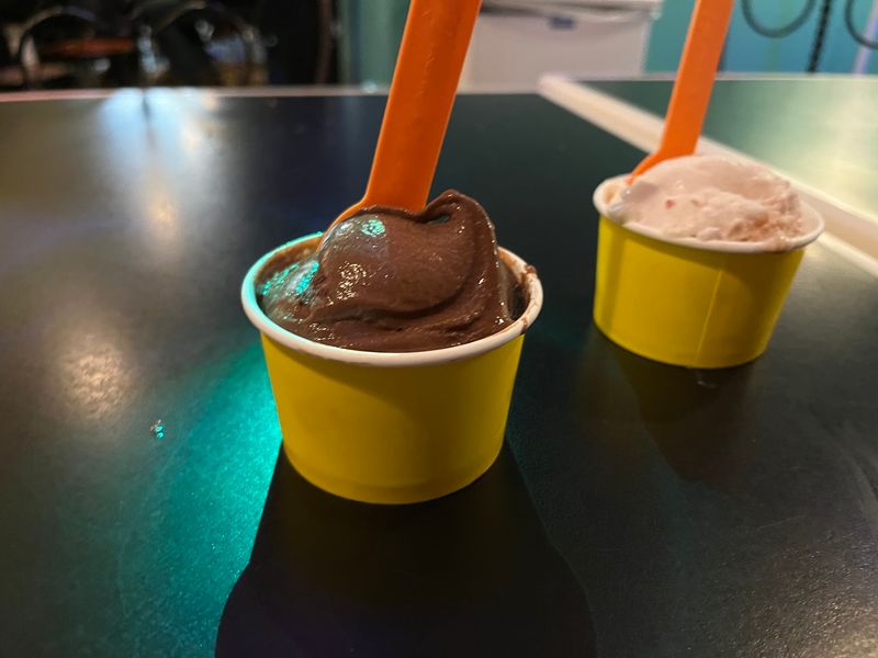 Counter Service and the People Scooping