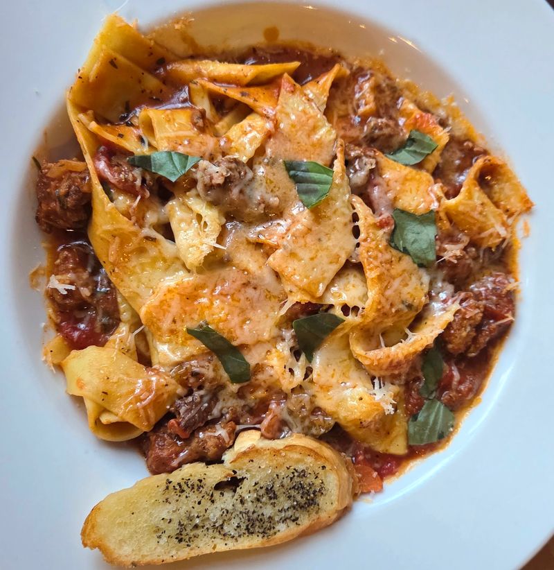 You Would Never Expect To Find Italian Food This Good At This Family-Owned Kentucky Ristorante - Decor Hint Made From Scratch Means Actually From Scratch