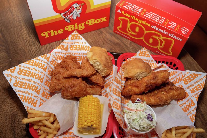 Pioneer Chicken, Los Angeles