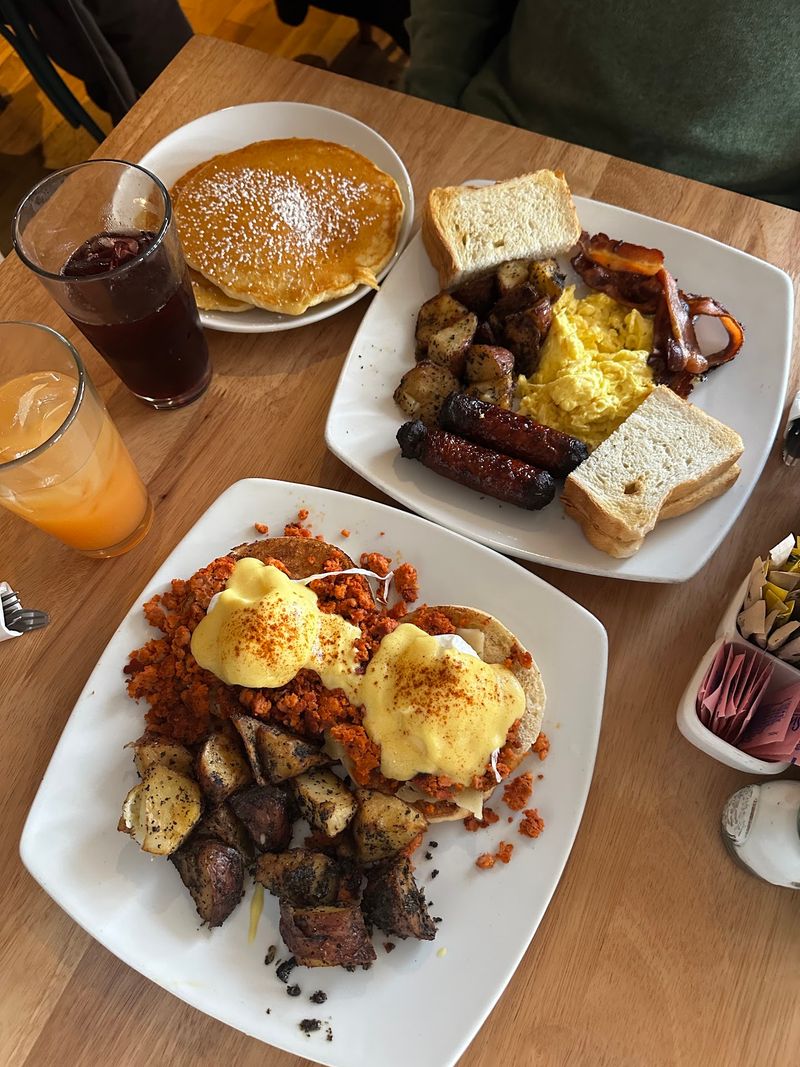 Corner Café, Newport