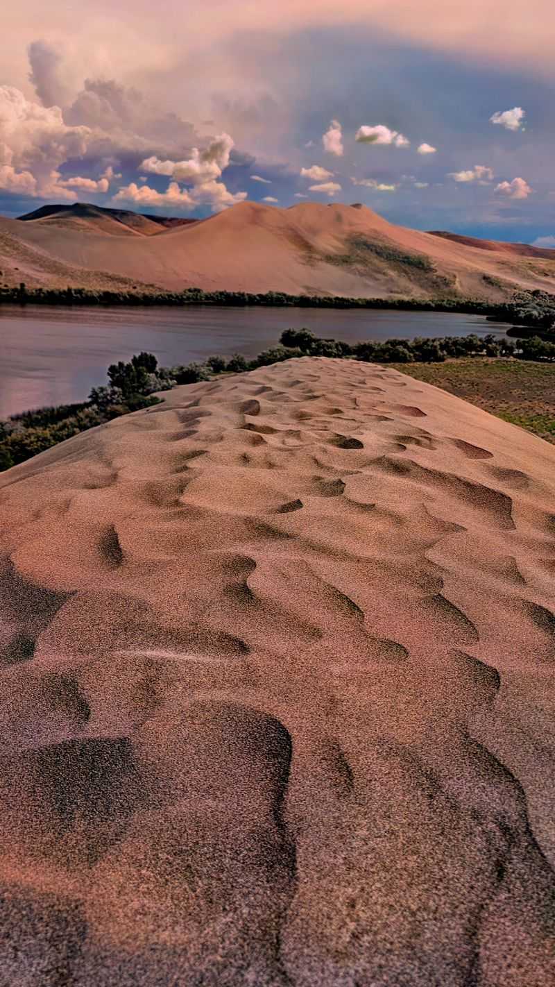 11 Idaho Places That Look Completely Different From The Rest Of The State - Decor Hint Bruneau Dunes State Park - Near Bruneau