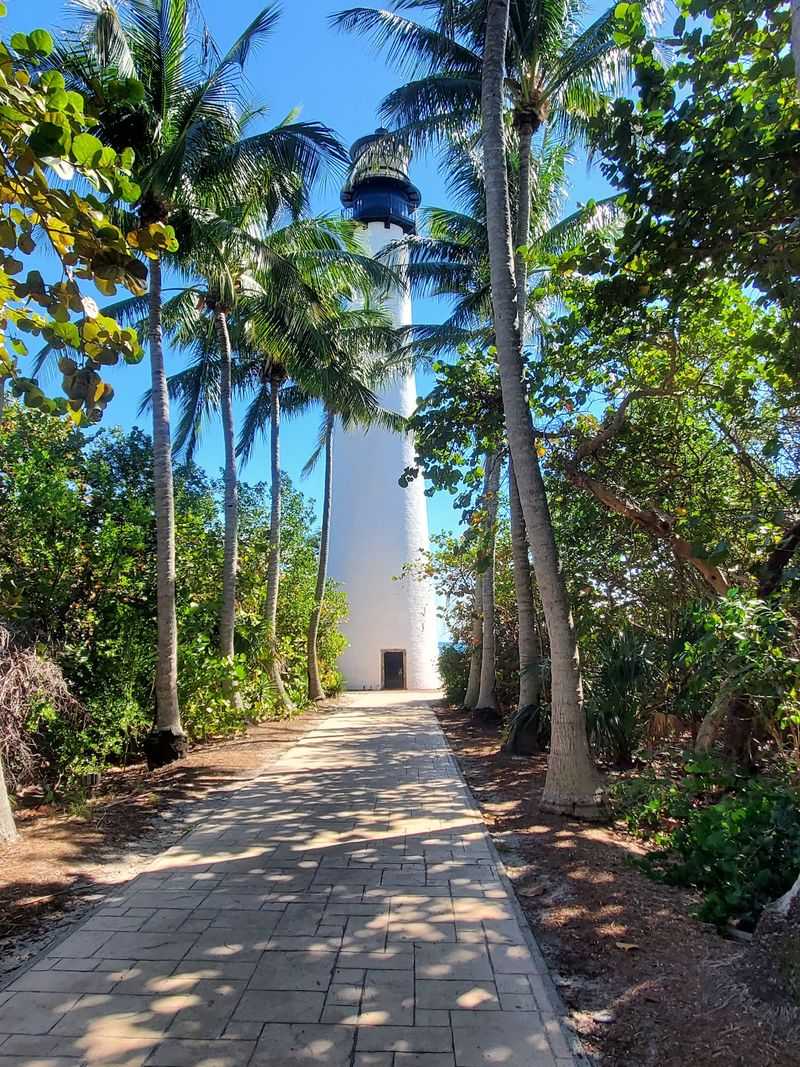 Climb These 7 Florida Lighthouses And You Finally See How The Coastline Fits Together - Decor Hint Cape Florida Lighthouse