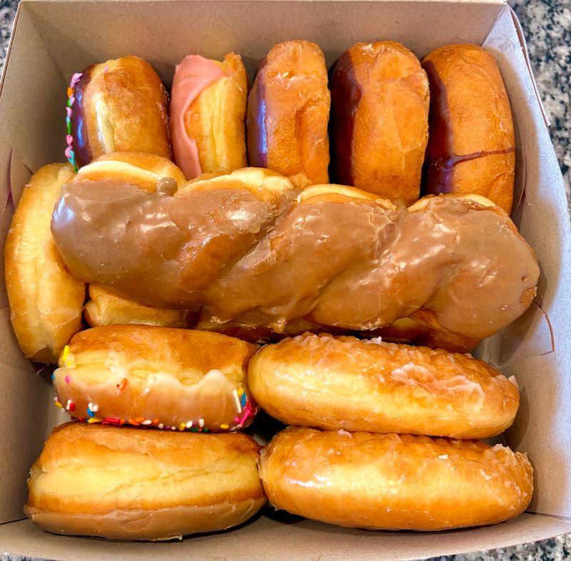 Queen Donuts And Broaster Chicken