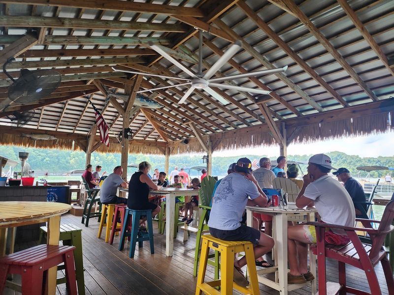 10 Relaxed Kentucky Lakeside Restaurants Travelers Keep Returning To - Decor Hint Fishtales At Wolf Creek Marina