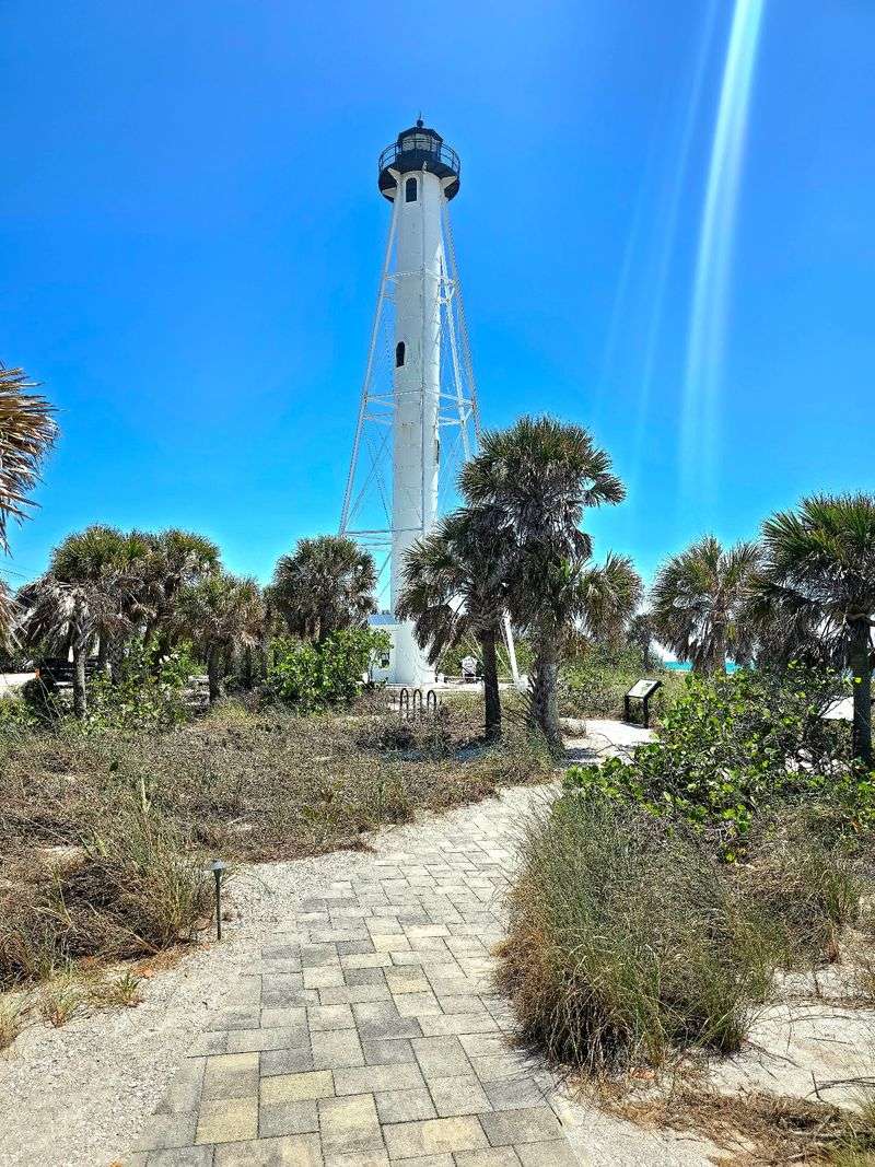Climb These 7 Florida Lighthouses And You Finally See How The Coastline Fits Together - Decor Hint Gasparilla Island Lighthouse
