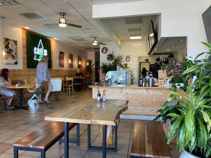 Café 33 