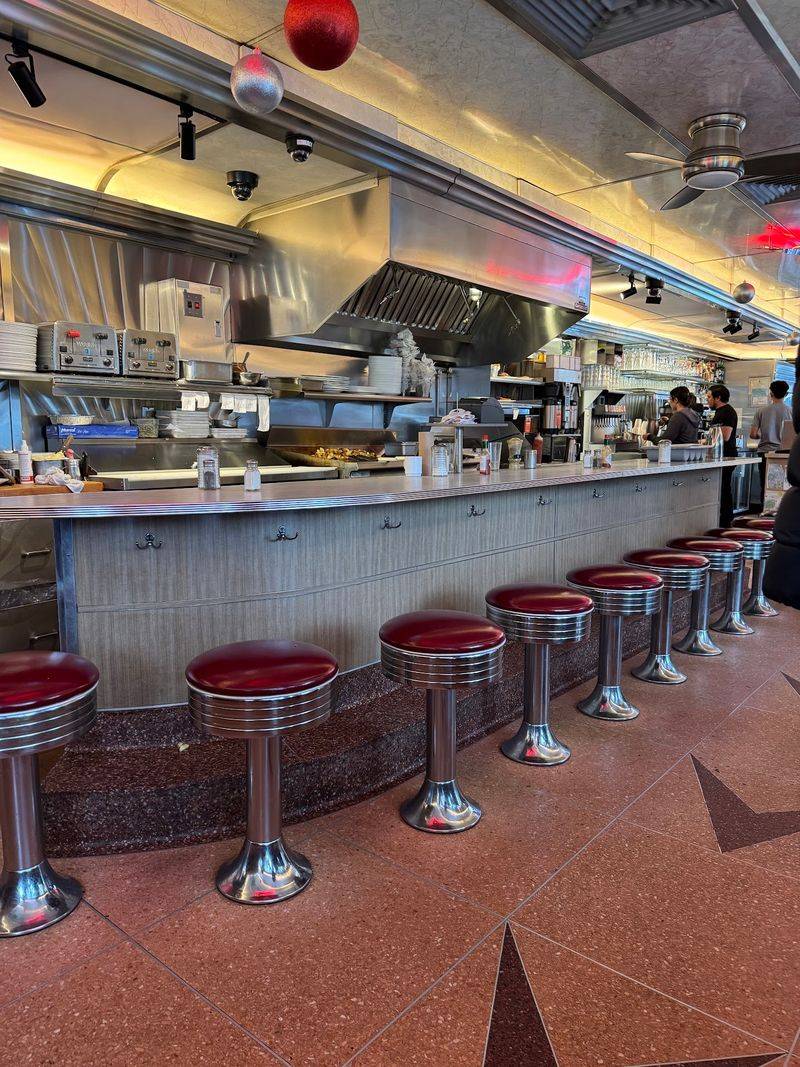 Georgie's Diner, West Haven