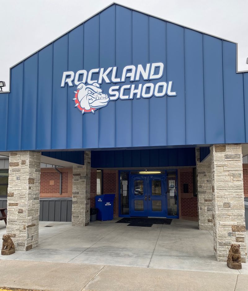 9 Tiny Idaho Libraries That Feel More Like Cozy Community Rooms - Decor Hint Rockland School/Community Library, Rockland