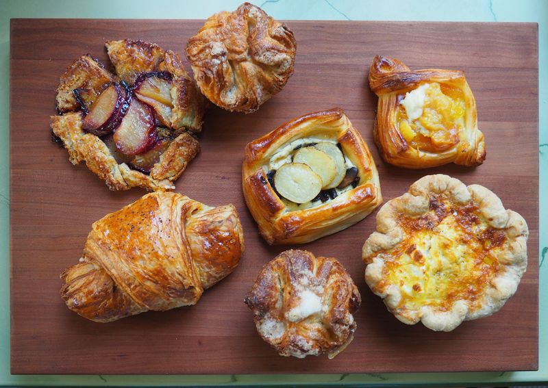 This Connecticut Bakery Is Only Open 3 Days A Week And Still Draws A Crowd - Decor Hint Buttery Kouign-Amann Steal Plenty Of Attention
