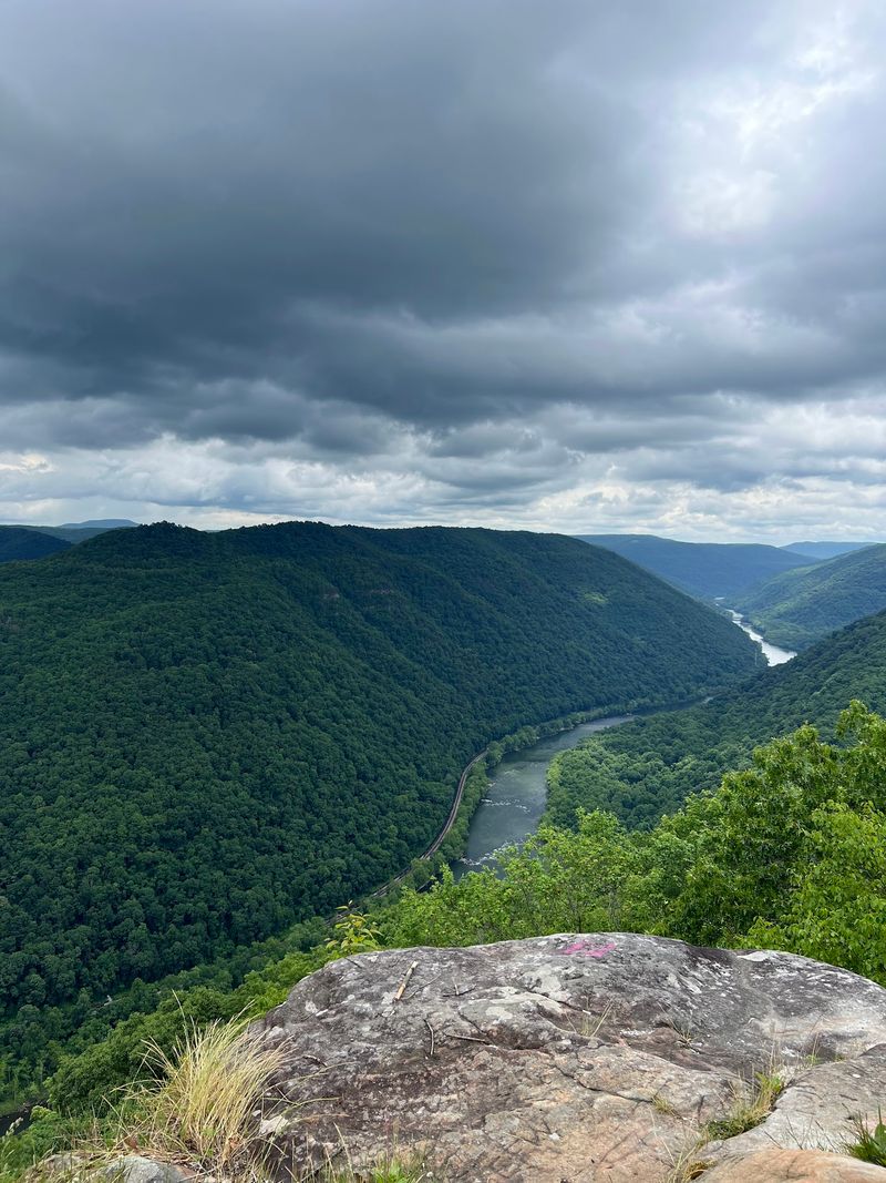 10 Must-Try West Virginia Hikes, Ranked From Gentle To Challenging - Decor Hint Grandview Rim Trail, Beaver