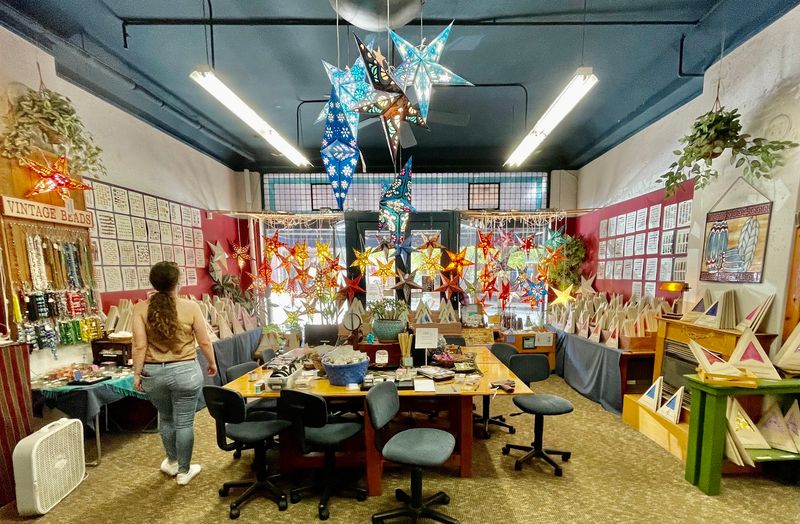 This Nearly 40-Year-Old North Carolina Shop Sells Beads From The 1800s And Even Earlier - Decor Hint Browse Rare And Vintage Pieces Collected From Around The World