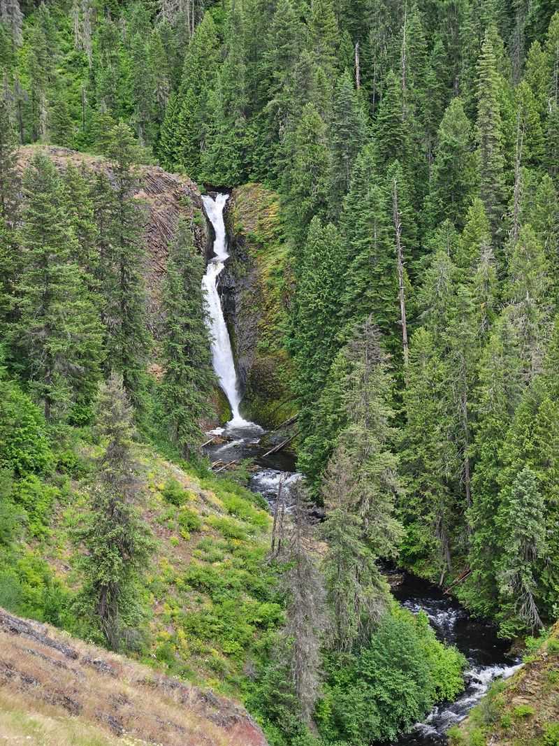 Elk Creek Falls
