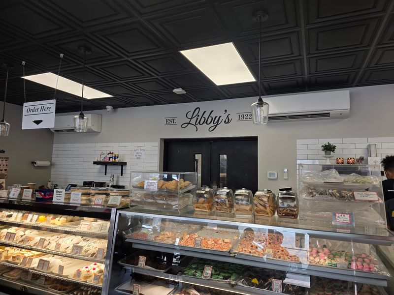 11 Vintage Connecticut Bakeries Keeping Old-School Baking Traditions Alive - Decor Hint Libby's Italian Pastry Shop, New Haven