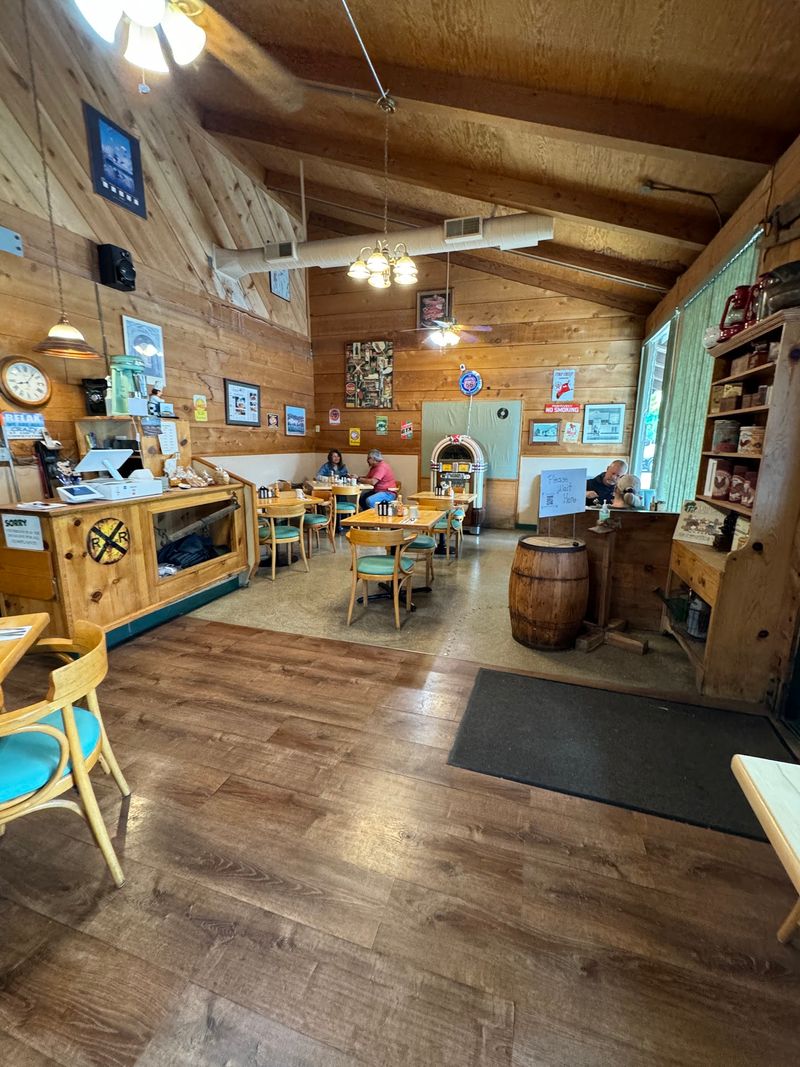 A Seven-Day Stop That Still Serves Buellton
