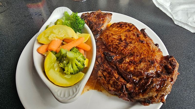 Doe's Eat Place