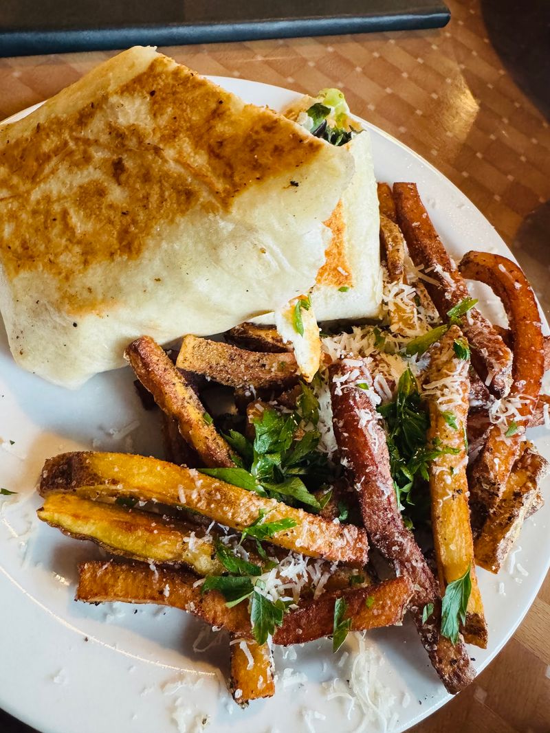 You Would Never Expect To Find Italian Food This Good At This Family-Owned Kentucky Ristorante - Decor Hint A Small Menu That Keeps Changing