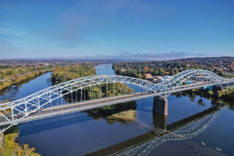 The Connecticut River Shapes The Eastern Edge