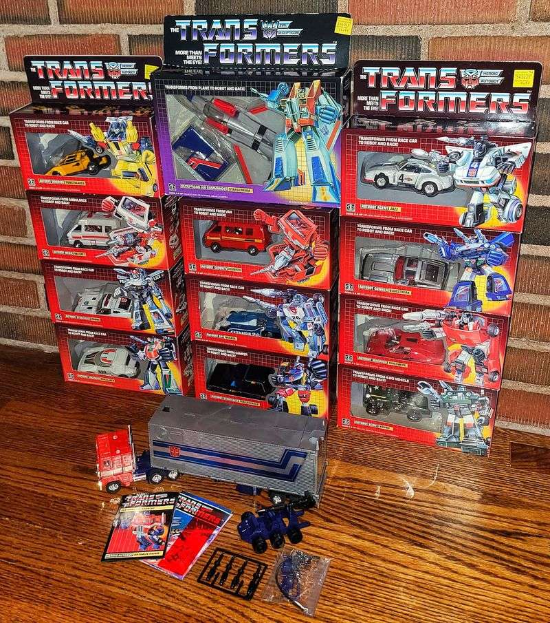 This 2,400-Square-Foot Connecticut Store Is Packed With Vintage Toys And Childhood Memories - Decor Hint Action Figures Bring Familiar Characters Back