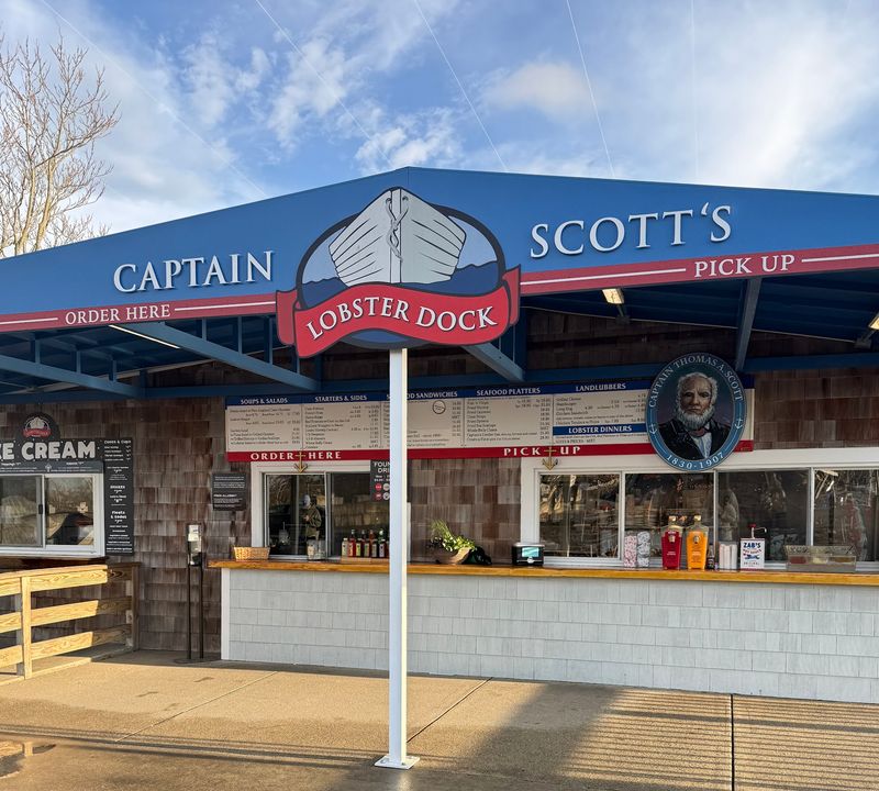 We Ranked 11 Of Connecticut's Best Seafood Restaurants And Here Are The Results - Decor Hint Captain Scott's Lobster Dock, New London