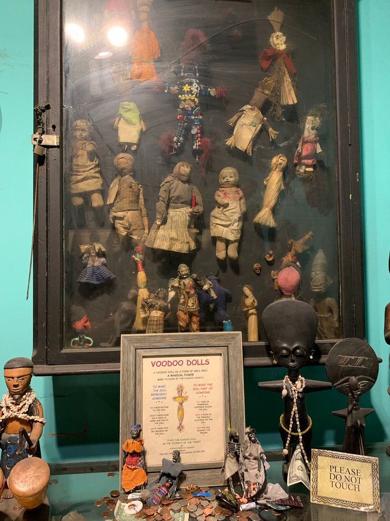This Spooky Louisiana Museum Is Filled With Strange And Macabre Displays - Decor Hint The Truth About Voodoo Dolls