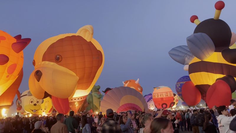 This New Mexico Festival Turns Sunrise Into A Sky Full Of Color Every October - Decor Hint Special Shapes Steal Attention