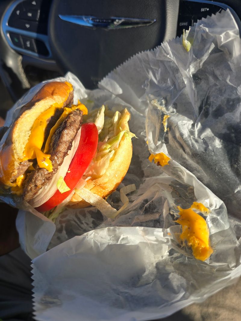 People Drive From All Over Tennessee Just To Eat At This Retro 1950s Burger Joint - Decor Hint The Carhop Time Machine