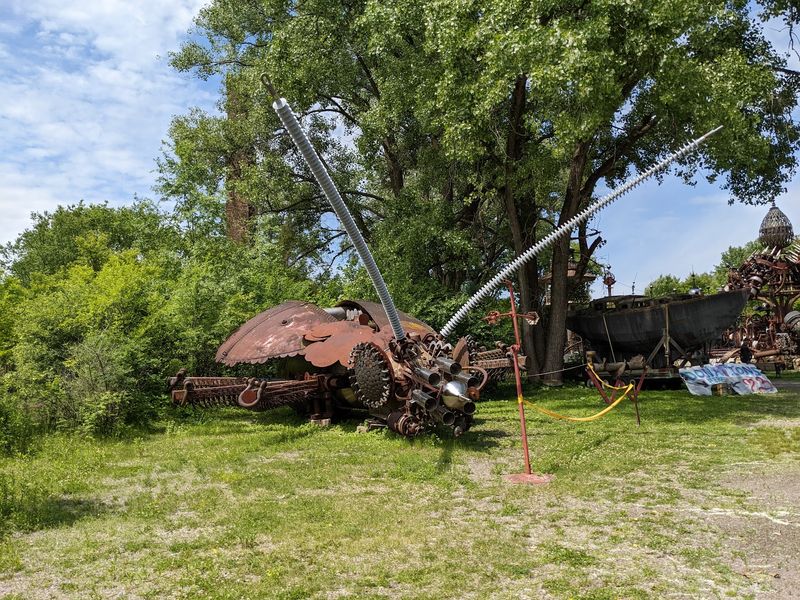 Giant Bugs And Dragons
