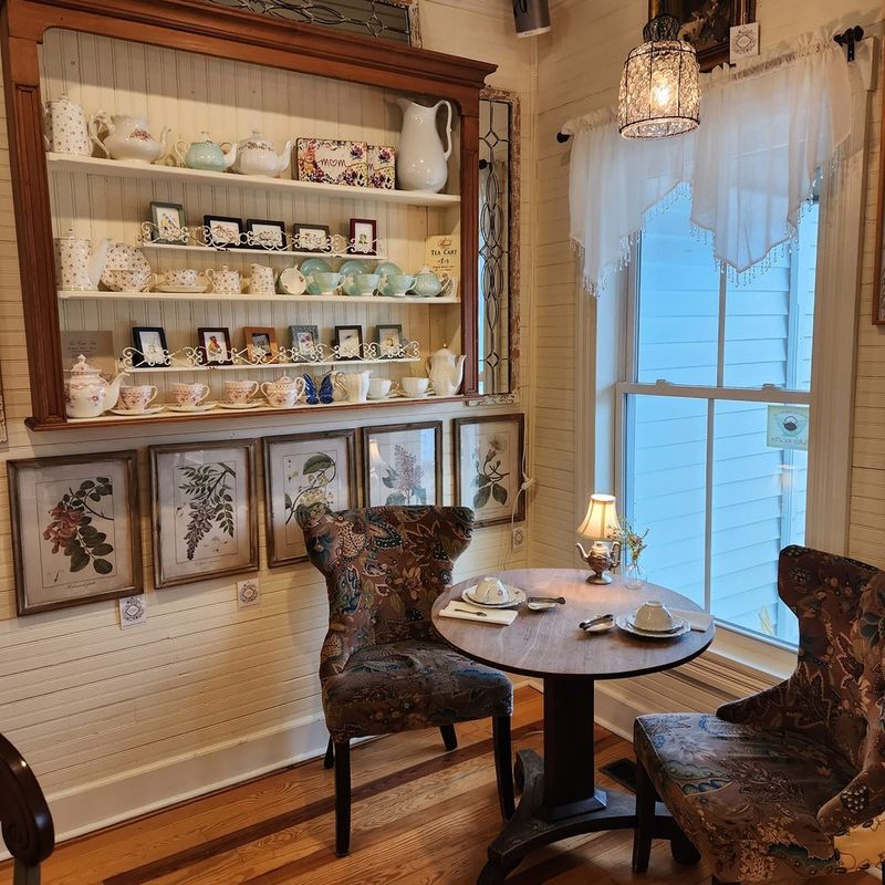 10 North Carolina Hole-In-The-Wall Tea Rooms With Southern Desserts Worth Craving - Decor Hint Johnson House Bakery & Tea Room, Mocksville