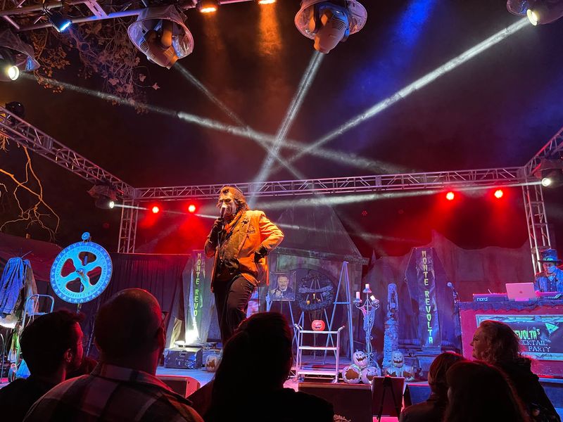 This California Haunted Hayride Drops You Into A Cursed Town Stuck On Halloween Night In 1985 - Decor Hint Monte Revolta Performs Live
