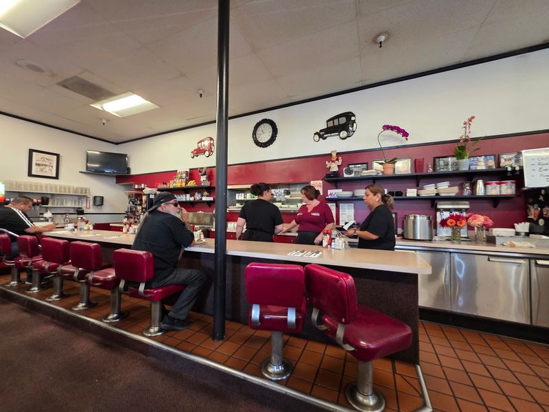Mil's Diner, Milpitas