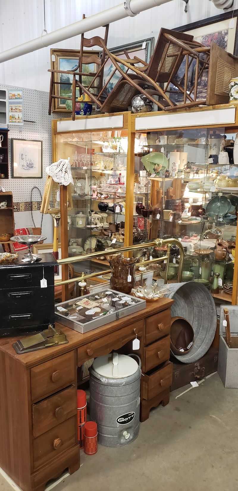 The Enormous Antique Store In Missouri That Takes Almost All Day To Explore - Decor Hint Mid Century Modern Finds That Steal The Show