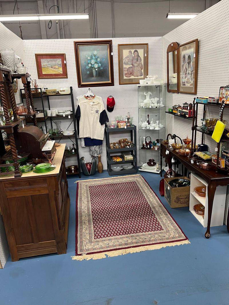More Than 50 Vendors Fill This Connecticut Marketplace With Vintage Treasures - Decor Hint Every Booth Has Its Own Personality