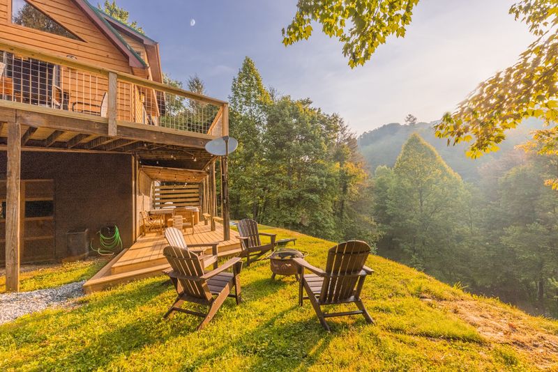This New 65-Acre North Carolina All-Inclusive National-Park Resort Is Hiding A Whole Smokies Adventure - Decor Hint Vintage Land Rovers Turn Wildlife Watching Into A Smokies Safari