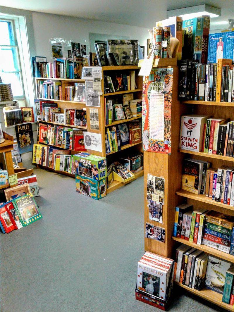 MainStreet BookEnds, Warner