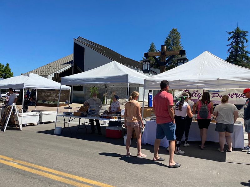 10 Idaho Farmers Markets Brimming With Homemade Foods And Happy Crowds - Decor Hint McCall Farmer's Market
