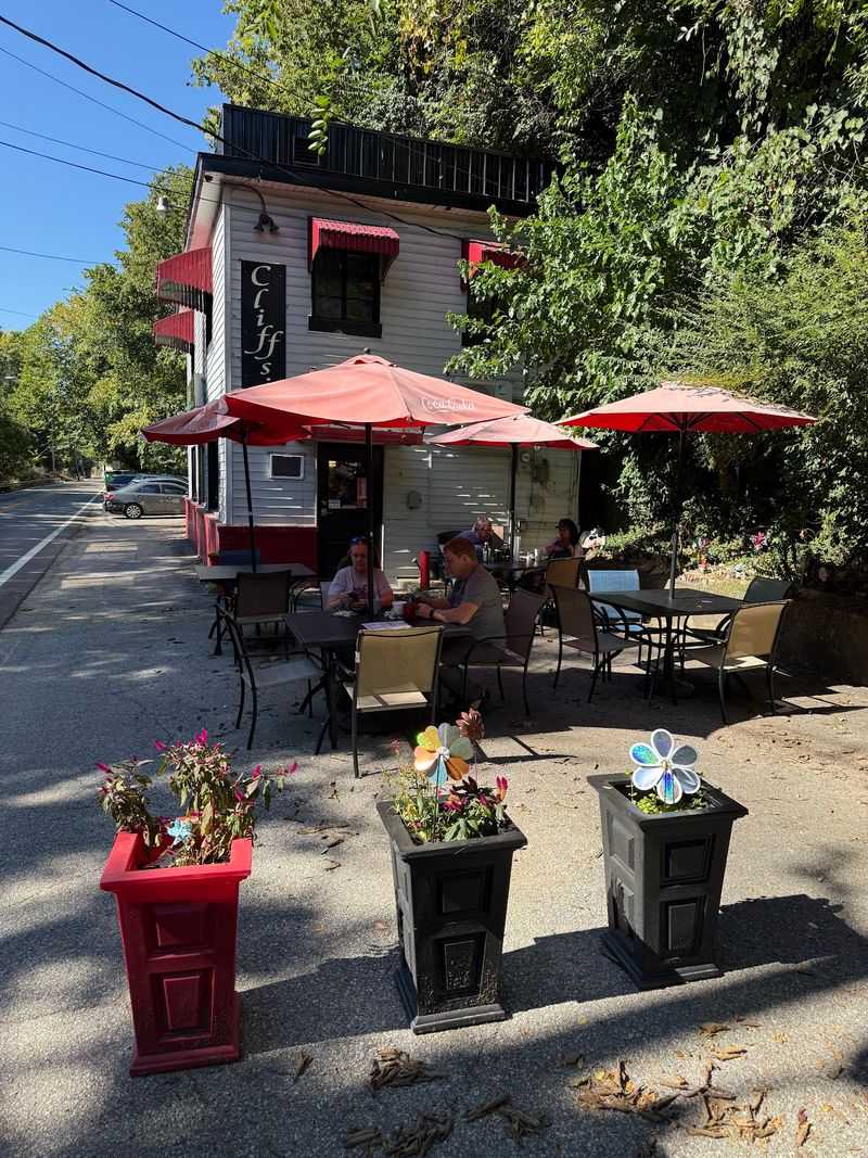 A Diner Built Right Into The Rock