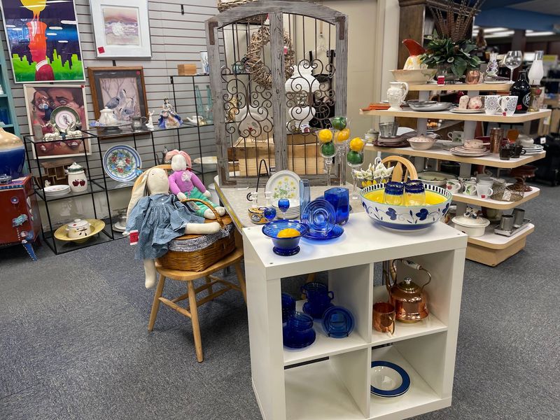 Encore Upscale Resale, Southfield