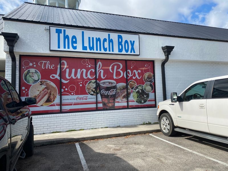The Lunch Box, Darien