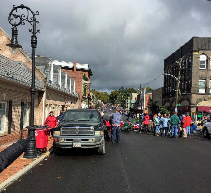 Locals Say This Maryland Mountain Town Has Become Too Popular For Its Own Good - Decor Hint A Small Downtown With Big-City Weekend Crowds