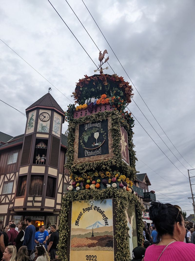 This Oregon Alpine Village Feels More Like Switzerland Than The American Northwest - Decor Hint September's German Celebration