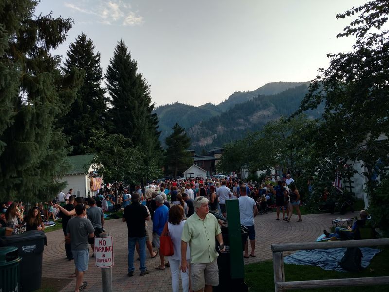 10 Idaho Farmers Markets Brimming With Homemade Foods And Happy Crowds - Decor Hint Ketchum Farmers' Market