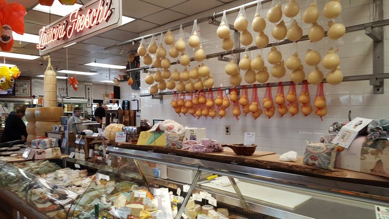 Liuzzi Gourmet Food Market, North Haven