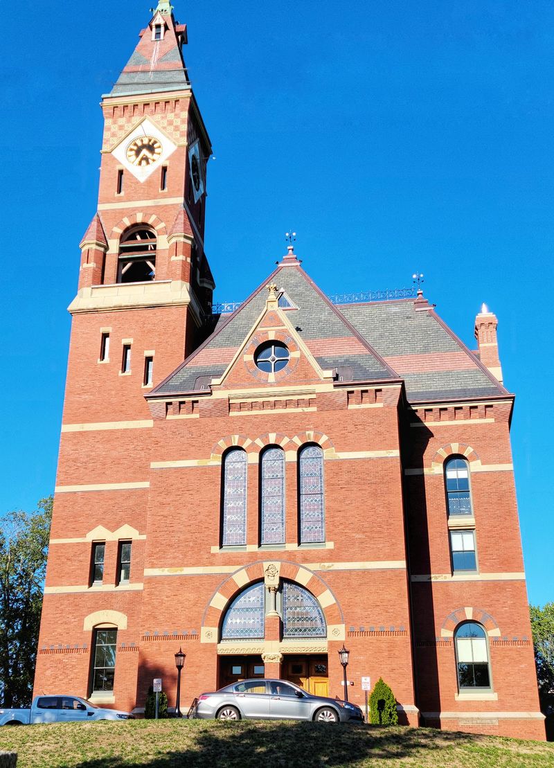 This Peaceful Massachusetts Coastal Town Is Winning Over People Who Avoid Busy Destinations - Decor Hint Abbot Hall And Revolutionary Art