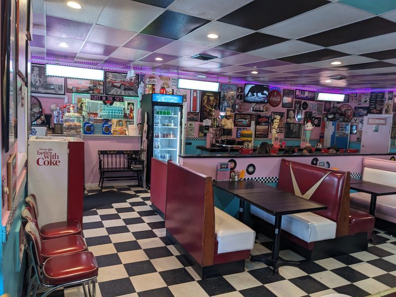 Famous 50's Diner, Bridgeport